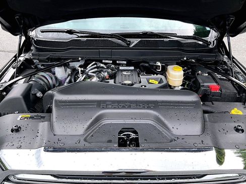 New 2026 RAM 2500 Laramie AWD/4WD image 11