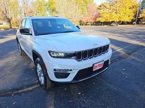 Used 2024 Jeep Grand Cherokee Limited image 8