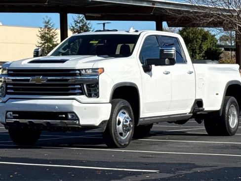 Used 2022 Chevrolet Silverado 3500 High Country image 14