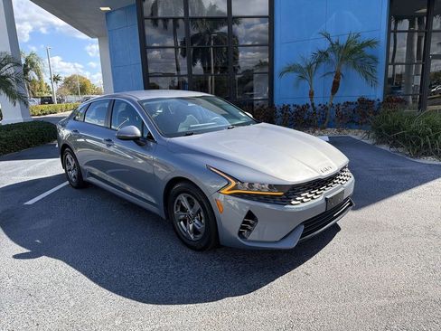 Used 2022 Kia K5 LXS image 2