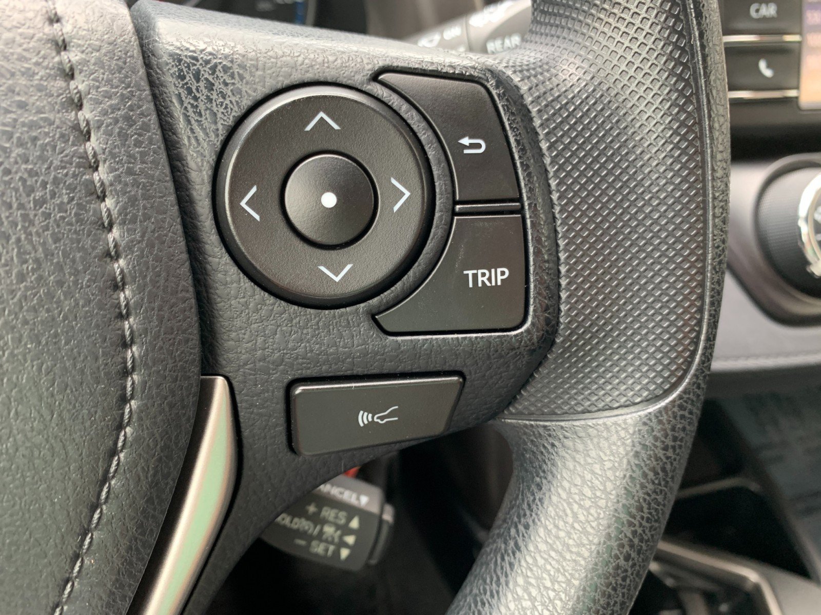 Used 2017 Toyota RAV4 LE w/ All Weather Liner Package AWD/4WD image 18