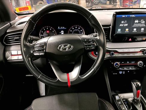 Used 2019 Hyundai Veloster 2.0 Premium image 5