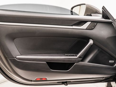 Used 2024 Porsche 911 Carrera image 37