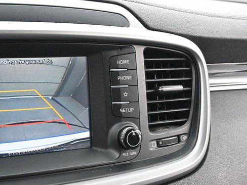 Used 2019 Kia Sorento L image 22
