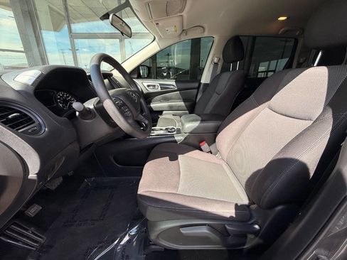 Used 2020 Nissan Pathfinder S AWD/4WD image 9