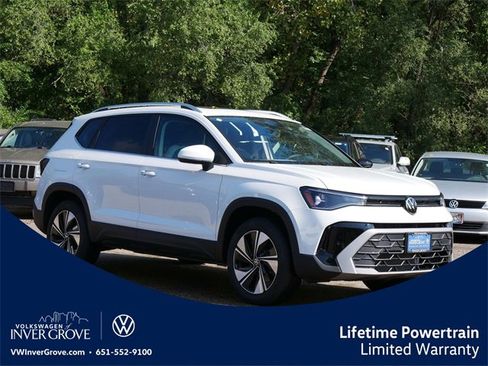 New 2025 Volkswagen Taos SE image 1