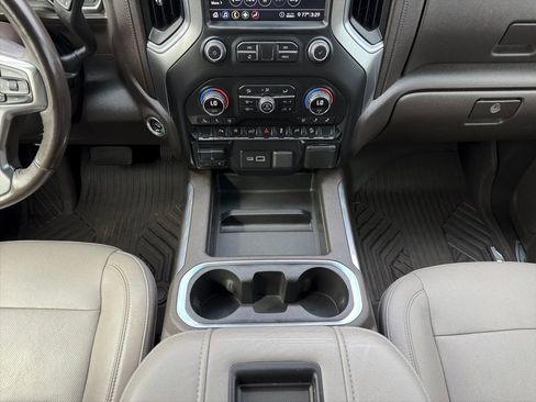 Used 2020 Chevrolet Silverado 1500 LTZ image 2