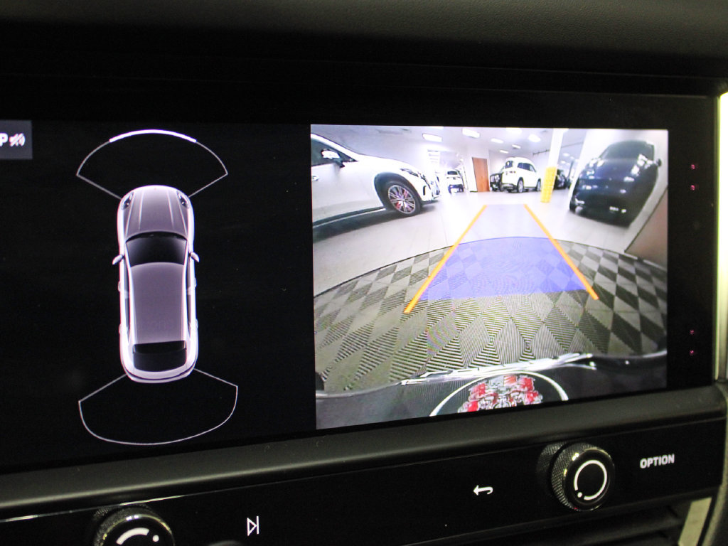 Certified 2022 Porsche Macan AWD/4WD image 32