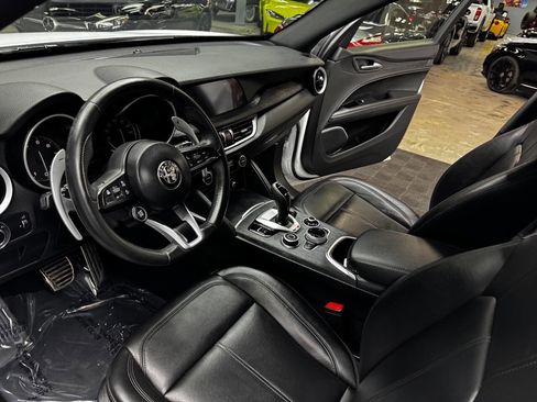 Used 2023 Alfa Romeo Stelvio Sprint image 30