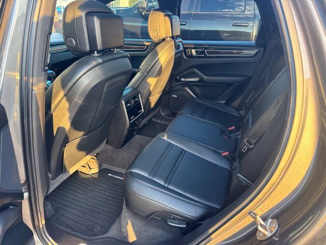 Used 2020 Porsche Cayenne AWD/4WD image 15