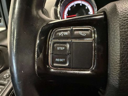 Used 2016 Dodge Grand Caravan SE FWD image 40