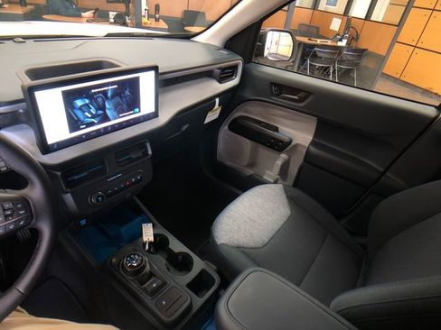 New 2026 Ford Maverick XLT AWD/4WD image 18