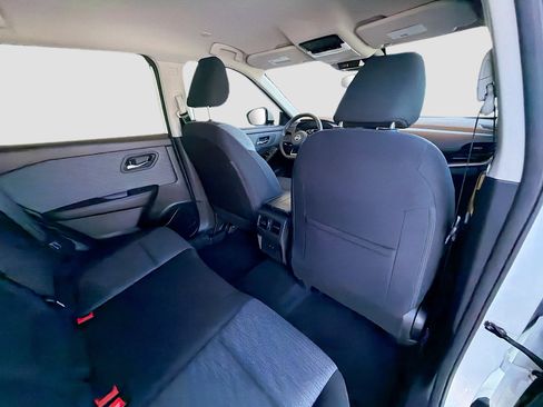 Used 2023 Nissan Rogue SV image 29