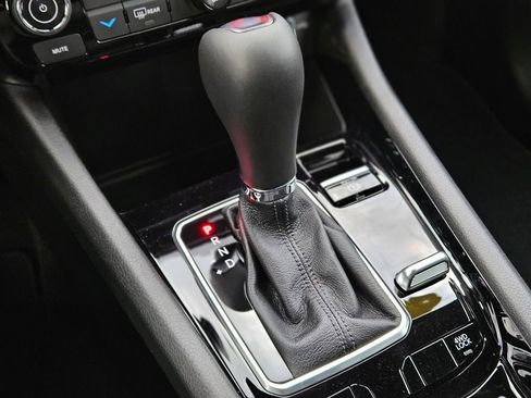 New 2025 Jeep Compass Limited w/ Sun & Sound Group image 23