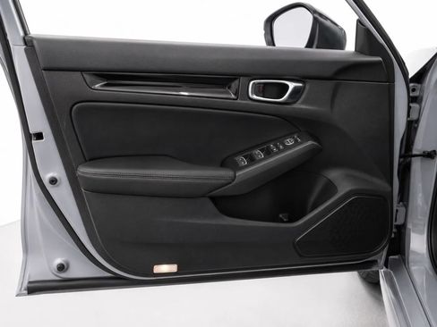 Used 2023 Honda Civic Touring image 10