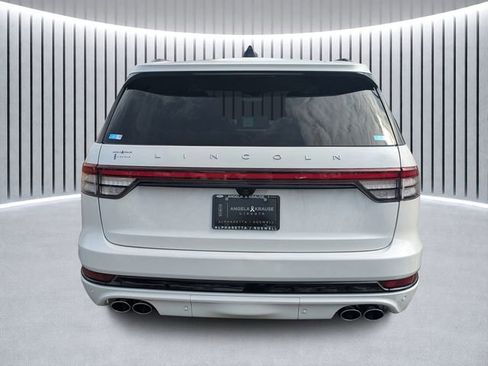 New 2026 Lincoln Aviator 2WD w/ Jet Appearance Package image 4