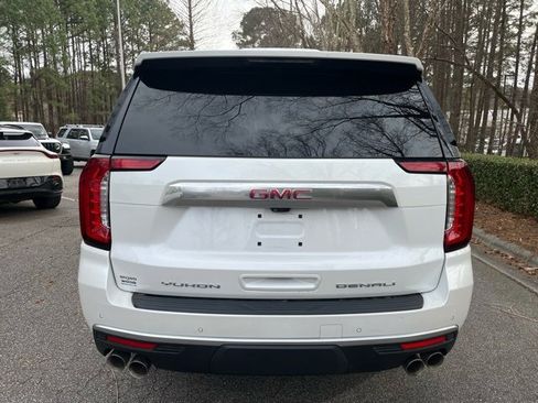 Used 2024 GMC Yukon Denali w/ Advanced Technology Package image 9