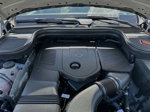 Used 2025 Mercedes-Benz GLE 350 4MATIC w/ AMG Line Exterior image 31