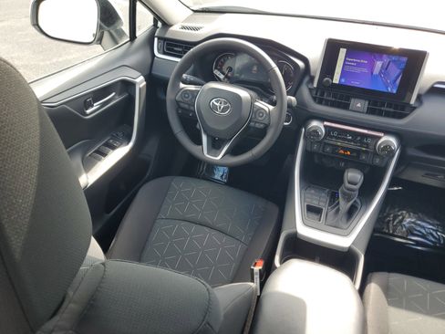 Used 2025 Toyota RAV4 XLE image 17