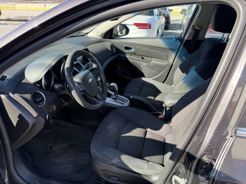Used 2015 Chevrolet Cruze LT image 11
