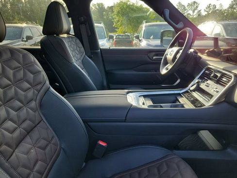 New 2026 Nissan Armada Platinum RWD image 32