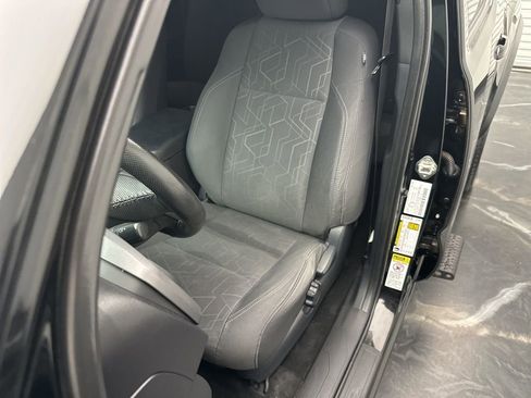 Used 2016 Toyota Tacoma TRD Off-Road AWD/4WD image 15