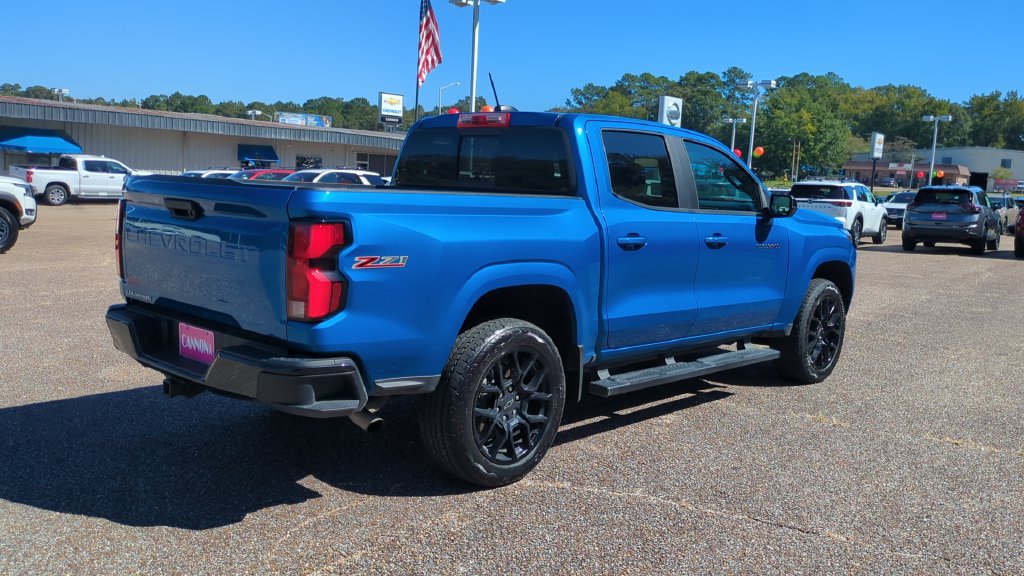 Used 2024 Chevrolet Colorado Z71 w/ LPO, Dark Essentials Package AWD/4WD image 5