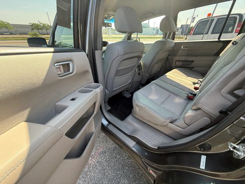 Used 2012 Dodge Journey SXT w/ Comfort/Convenience Group AWD/4WD image 26