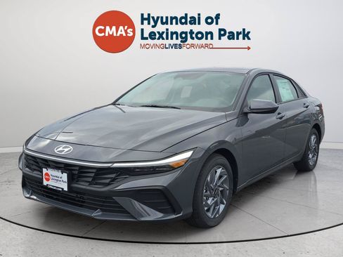 Certified 2025 Hyundai Elantra Hybrid FWD image 3