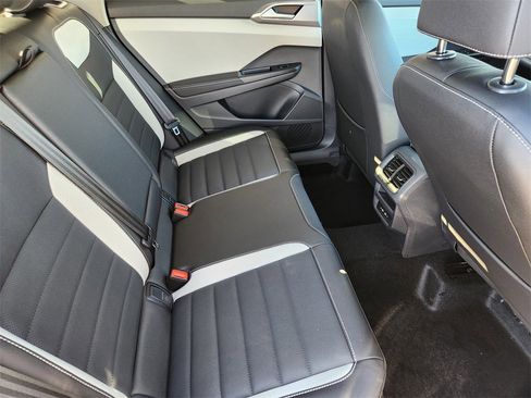 New 2026 Volkswagen Taos SEL image 22