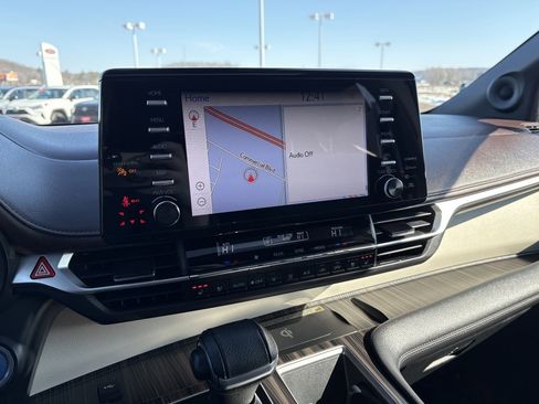 Certified 2021 Toyota Sienna Platinum image 18