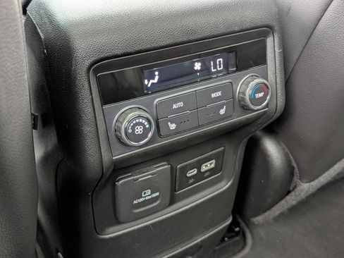 Used 2023 GMC Acadia SLT w/ Technology Package image 30