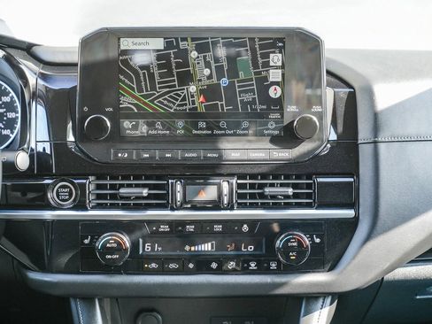 Used 2022 Nissan Pathfinder SL image 13