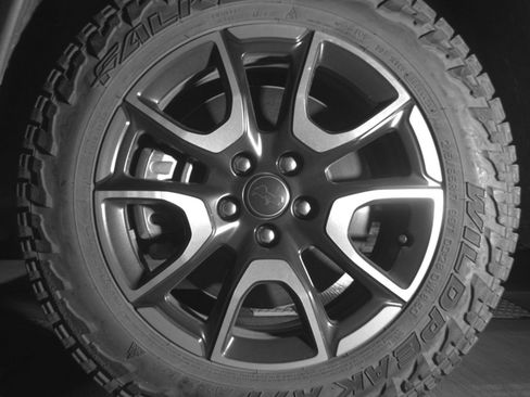 Used 2025 Jeep Compass Trailhawk AWD/4WD image 14