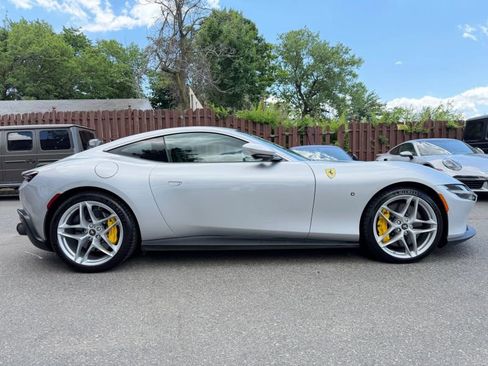 Used 2021 Ferrari Roma RWD image 5