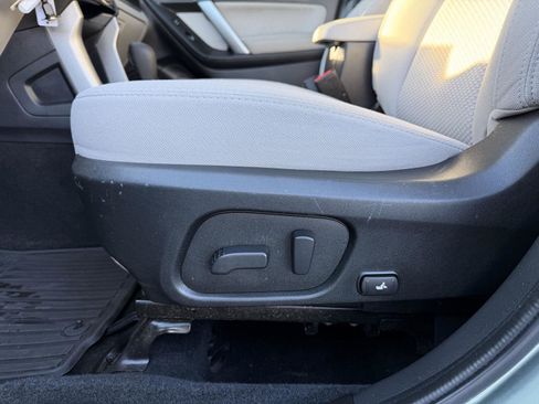 Used 2018 Subaru Forester 2.5i Premium w/ All-Weather Package image 16