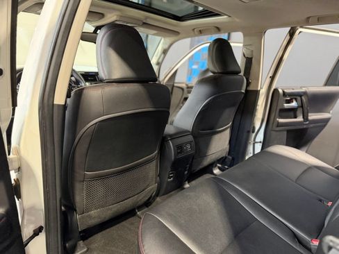 Used 2018 Toyota 4Runner TRD Off-Road Premium AWD/4WD image 29