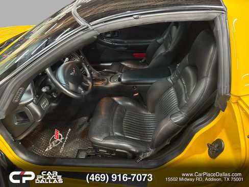 Used 2000 Chevrolet Corvette Coupe w/ Roof Pkg RWD image 13