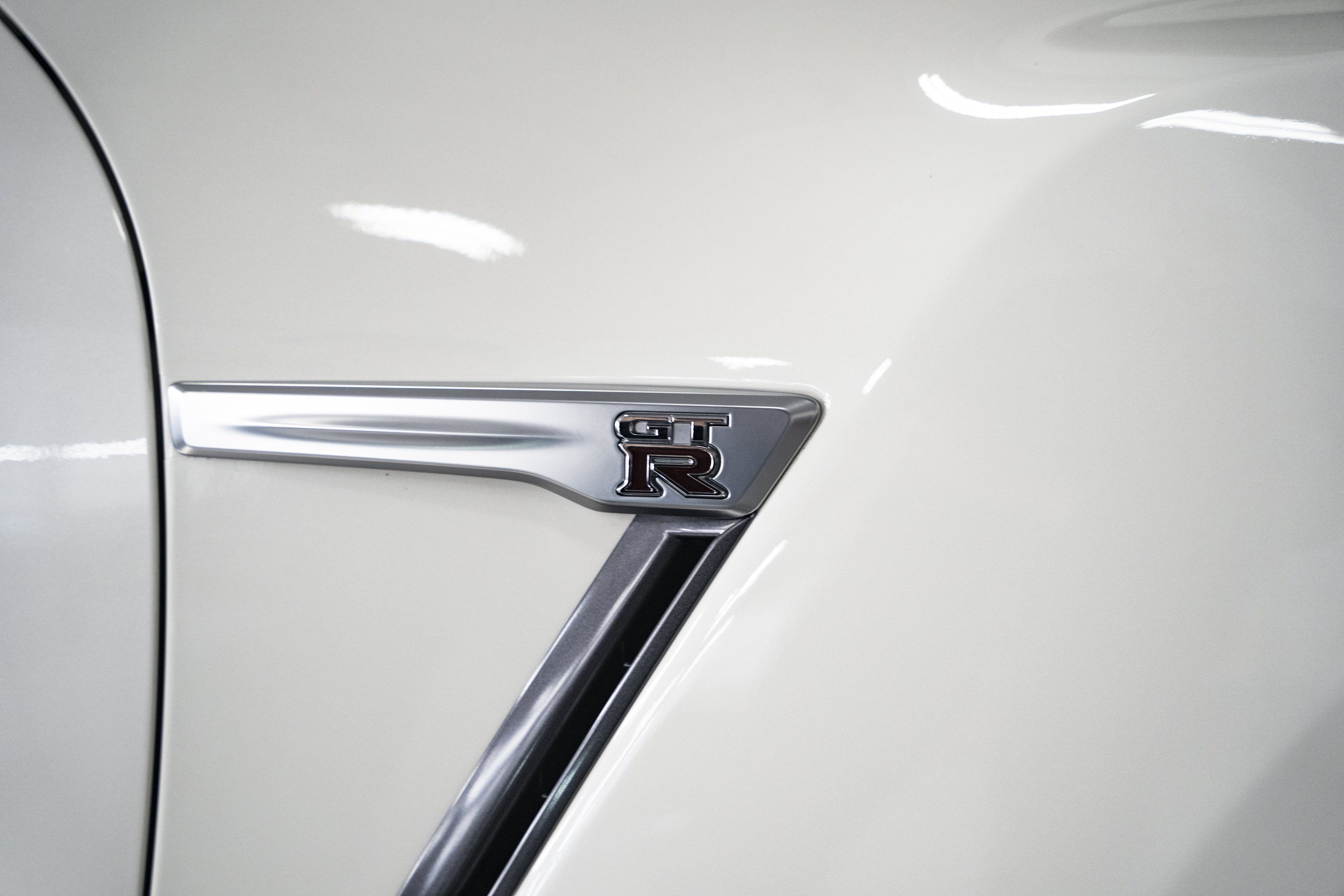 Used 2024 Nissan GT-R NISMO w/ Floor Mat Package AWD/4WD image 9