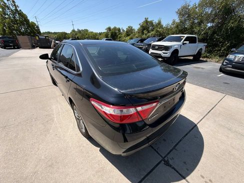 Used 2016 Toyota Camry SE FWD image 5