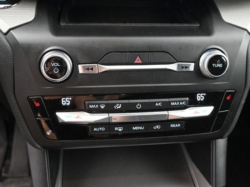 Used 2020 Ford Explorer XLT w/ Comfort Package AWD/4WD image 28