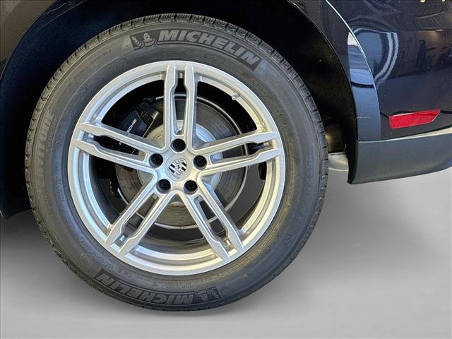 Used 2026 Porsche Macan AWD/4WD image 24