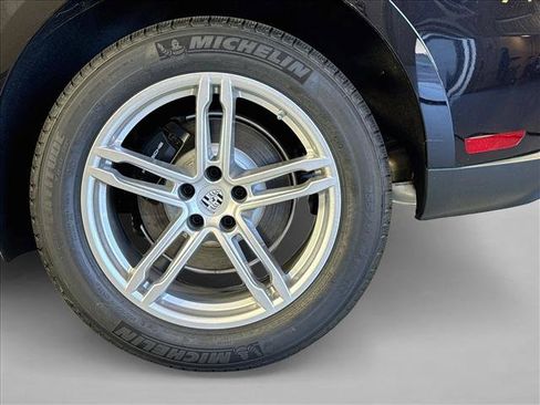 Used 2026 Porsche Macan AWD/4WD image 24