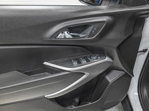 Used 2024 Chevrolet Trax RS image 15