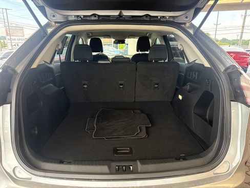 Used 2023 Ford Edge SE AWD/4WD image 8