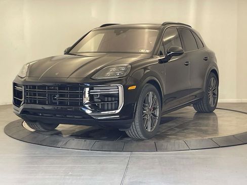 New 2025 Porsche Cayenne Turbo image 1