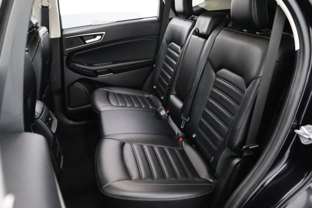 Used 2023 Ford Edge SEL AWD/4WD image 9