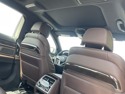 Used 2016 BMW 740i w/ Executive Package 2 RWD image 10