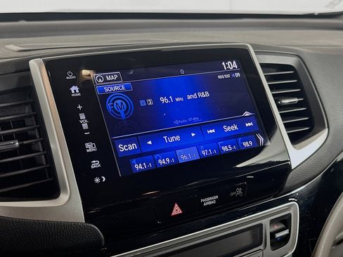 Used 2017 Honda Pilot Elite image 19