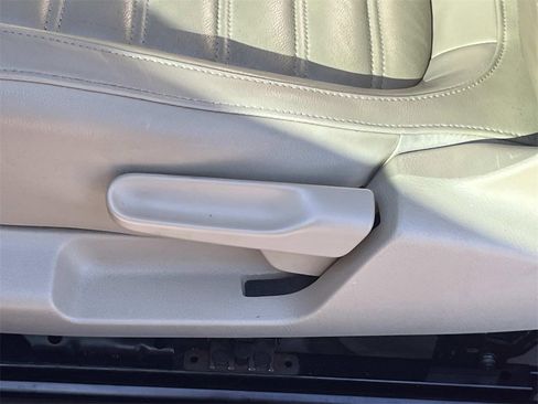 Used 2013 Volkswagen Beetle 2.0T image 11